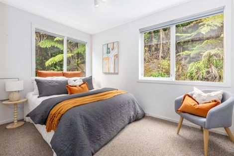 Photo of property in 12 Whiorau Grove, Lowry Bay, Lower Hutt, 5013