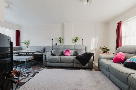 Photo of property in 3 Seddon Street, Takaro, Palmerston North, 4412