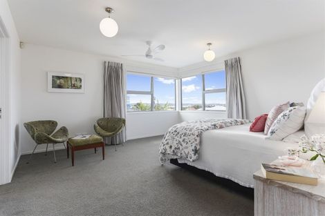 Photo of property in 5 Alberta Street, Point Chevalier, Auckland, 1022