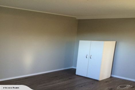 Photo of property in 45 Glen Marine Parade, Glendene, Auckland, 0602