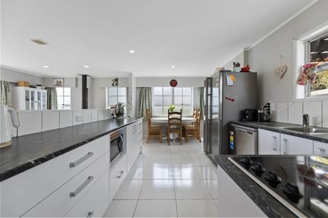 Photo of property in 48 Richmond Avenue, Richmond Heights, Taupo, 3330