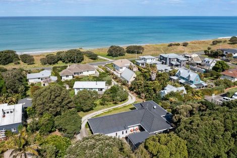 Photo of property in 43 Moana Road, Okitu, Gisborne, 4010