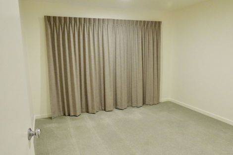Photo of property in 1/73 Birkdale Road, Birkdale, Auckland, 0626