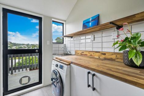 Photo of property in 28a Seaview Road, Paremata, Porirua, 5024