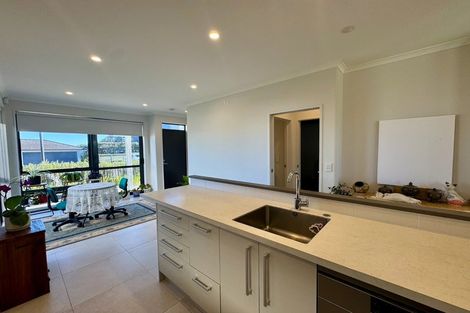 Photo of property in 62 Matairangi Avenue, Totara Heights, Auckland, 2105