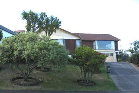 Photo of property in 3 Puawai Place, Northcote, Auckland, 0627