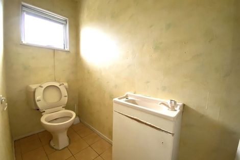 Photo of property in 1/10 Sumich Place, West Harbour, Auckland, 0618