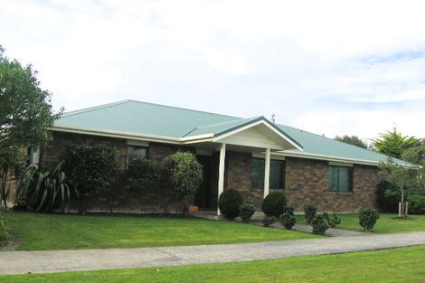 Photo of property in 24 Cashmere Drive, Fitzherbert, Palmerston North, 4410