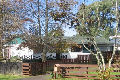 Photo of property in 11 Murillo Place, Henderson, Auckland, 0612