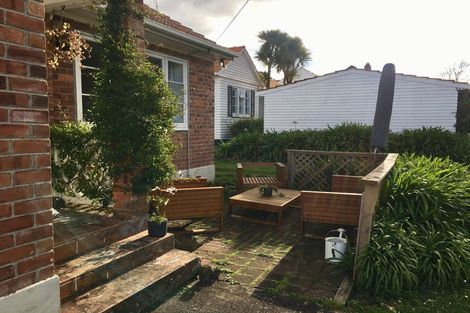 Photo of property in 13 Massey Avenue, Greenlane, Auckland, 1061