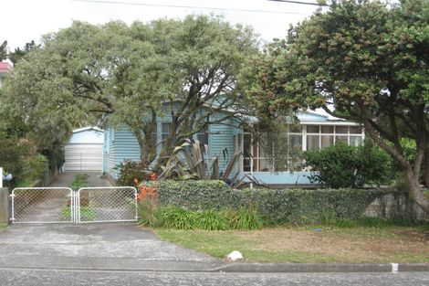 Photo of property in 10 Gavin Road, Raumati Beach, Paraparaumu, 5032