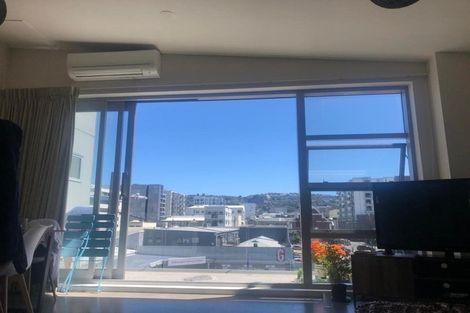 Photo of property in 5/25 Home Street, Mount Victoria, Wellington, 6011