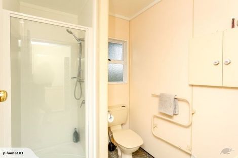 Photo of property in 22 Mcfarlane Street, Oakura, 4314