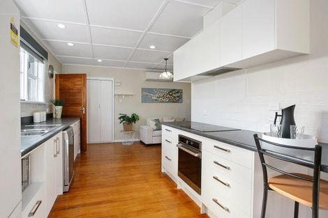 Photo of property in 52 Williams Street, Cambridge, 3434