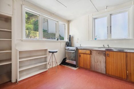 Photo of property in 230 Oriental Parade, Oriental Bay, Wellington, 6011