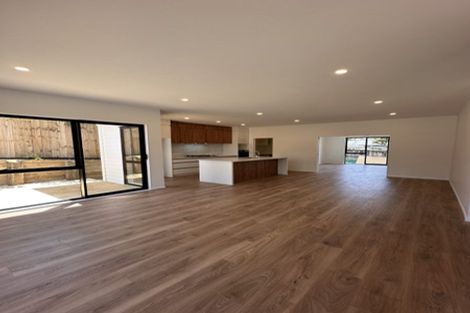 Photo of property in 59b Totara Road, Te Atatu Peninsula, Auckland, 0610