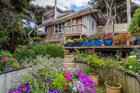 Photo of property in 39 Airlie Road, Plimmerton, Porirua, 5026