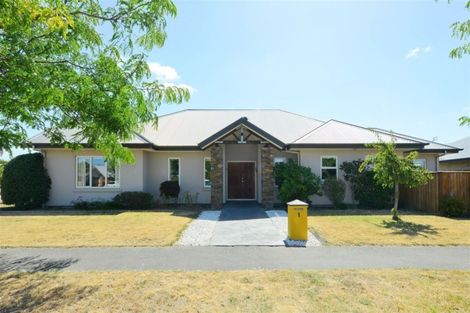 Photo of property in 1 Kumara Place, Hei Hei, Christchurch, 8042