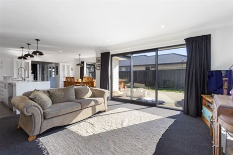 Photo of property in 4 Old Farm Place, Rangiora, 7400