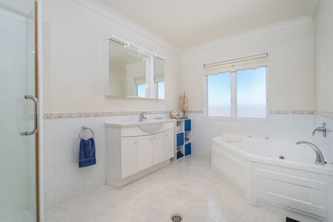 Photo of property in 186 Centennial Drive, Whitianga, 3510