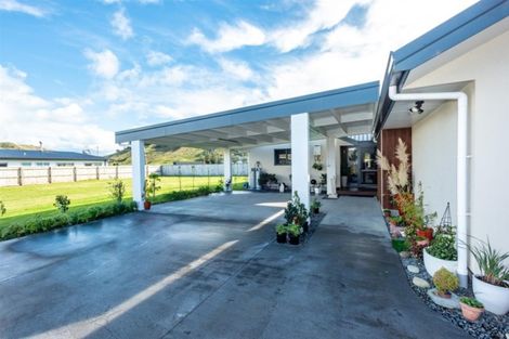 Photo of property in 14 Tuamotu Park, Wainui, Gisborne, 4010