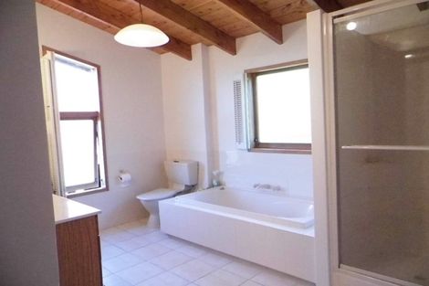 Photo of property in 5 Kekeno Grove, Tirohanga, Lower Hutt, 5010