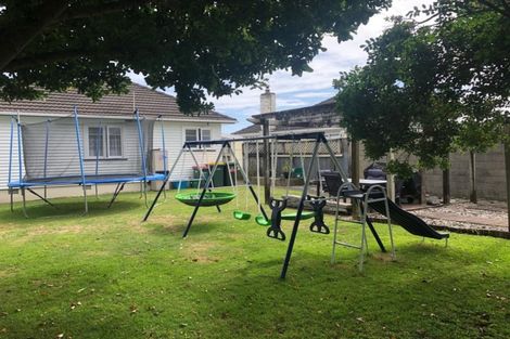 Photo of property in 16 Clyde Street, Ferndale, New Plymouth, 4310