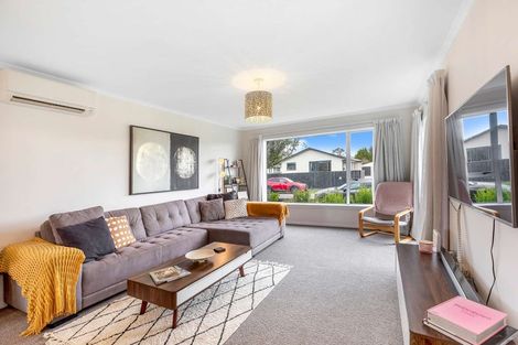 Photo of property in 19 Horton Place, Avondale, Christchurch, 8061