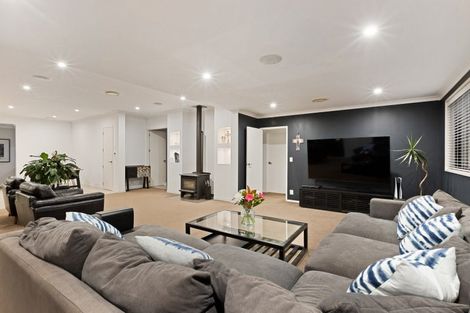 Photo of property in 23 Waldorf Crescent, Orewa, 0931