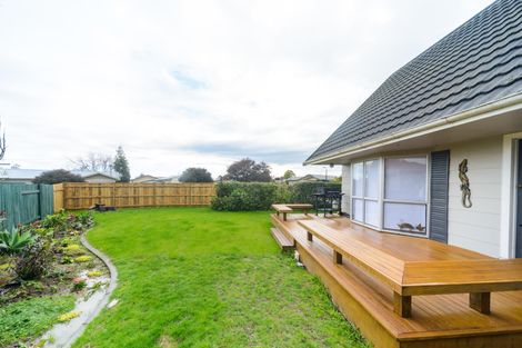 Photo of property in 17 Hilton Grove, Kelvin Grove, Palmerston North, 4414