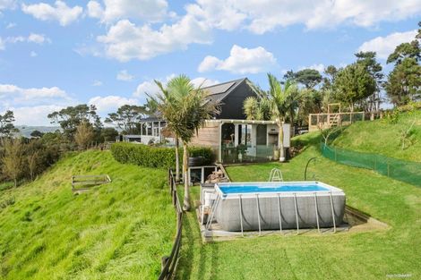 Photo of property in 173 Pinchgut Road, Kaukapakapa, 0873