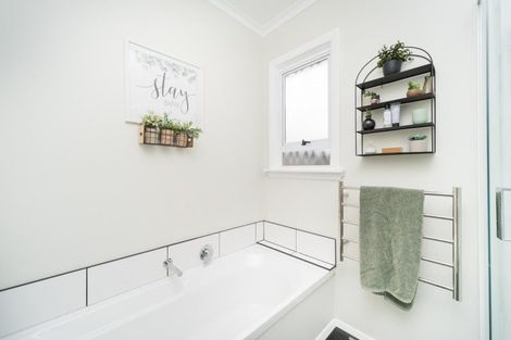 Photo of property in 34 Nottingham Avenue, Awapuni, Palmerston North, 4412