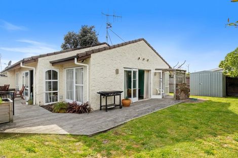 Photo of property in 2/230 Valley Road, Mount Maunganui, 3116