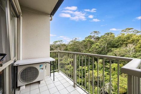 Photo of property in The Haven, 9/120 Beach Haven Road, Beach Haven, Auckland, 0626