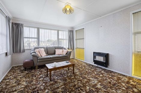 Photo of property in 42 Reid Avenue, Hawera, 4610