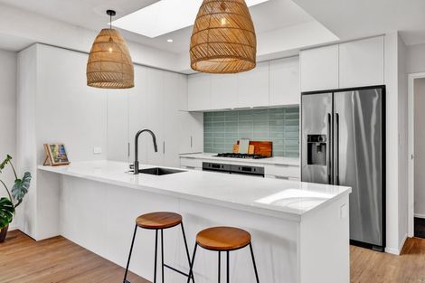 Photo of property in 9 Atutahi Street, Hurdon, New Plymouth, 4310