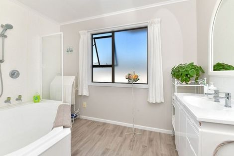 Photo of property in 14 Foster Crescent, Snells Beach, 0920