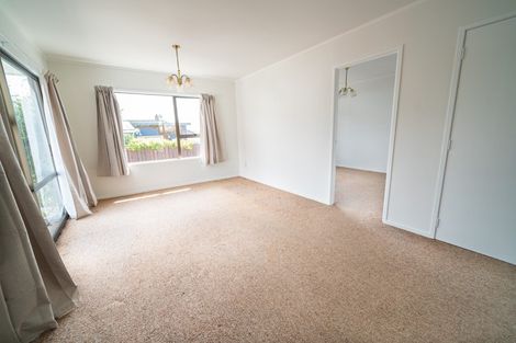 Photo of property in 2/35 Fairlands Avenue, Waterview, Auckland, 1026