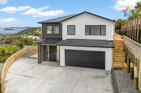 Photo of property in 12 Poto Road, Normandale, Lower Hutt, 5010