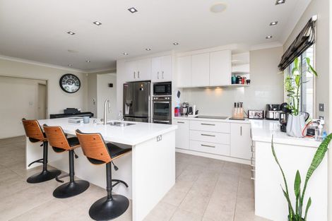 Photo of property in 1 Tennyson Avenue, Kelvin Grove, Palmerston North, 4414