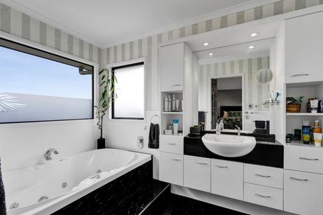 Photo of property in 1d Silvan Place, Bell Block, New Plymouth, 4312