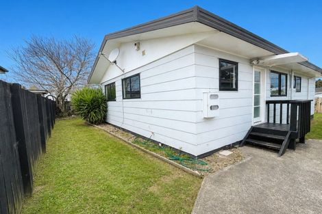 Photo of property in 2/25 Melleray Place, Randwick Park, Auckland, 2105