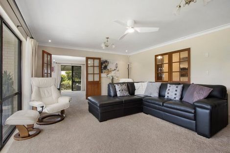 Photo of property in 35 Links View Drive, Omokoroa, 3114