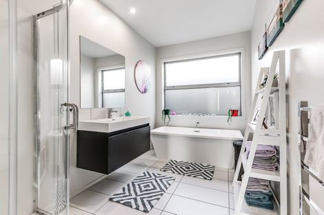 Photo of property in 112 Te Huia Drive, Flagstaff, Hamilton, 3210