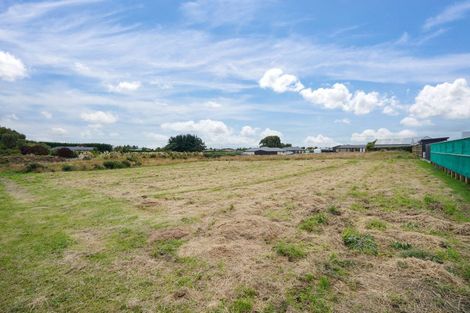 Photo of property in 28 Glenda Place, Seaward Bush, 9812