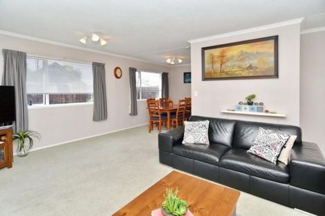 Photo of property in 21 Honeysuckle Place, Northcote, Christchurch, 8052