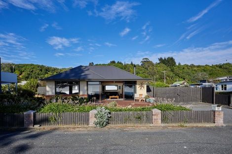 Photo of property in 136 Esplanade, Kaikoura, 7300