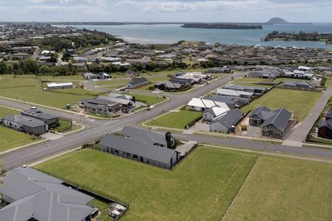 Photo of property in 32 Ridge Drive, Omokoroa, 3114