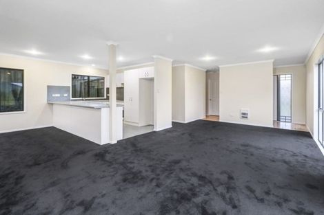 Photo of property in 13 Hercules Drive, Henderson, Auckland, 0612