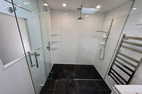 Photo of property in 28 Bloomfield Terrace, Hutt Central, Lower Hutt, 5010